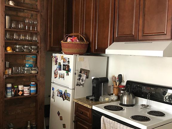 5th image of 528 W Liberty St #1