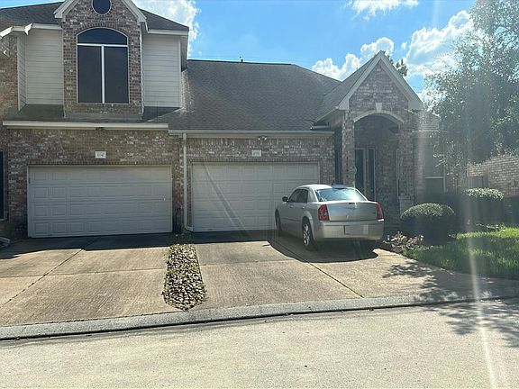 3rd image of 10351 Solitaire Cir