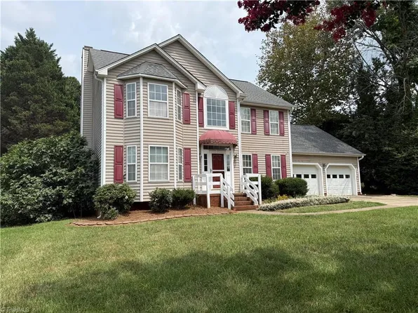 2017 Pembrooke Forest Dr, Winston Salem, NC 27106