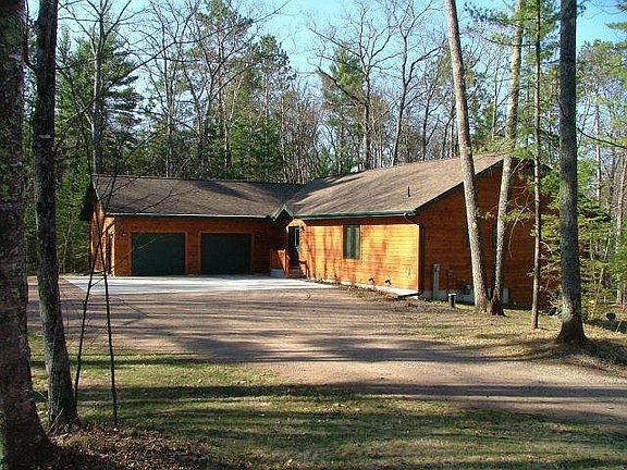Tall Oaks Retreat - Road View