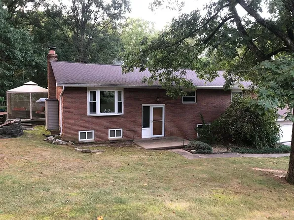 68 Mooreland Rd, Belpre, OH 45714