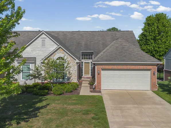 28061 Tremonte Dr #70, New Hudson, MI 48165