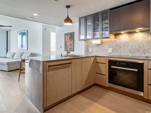 1000 Auahi St APT 3607, Honolulu, HI 96813