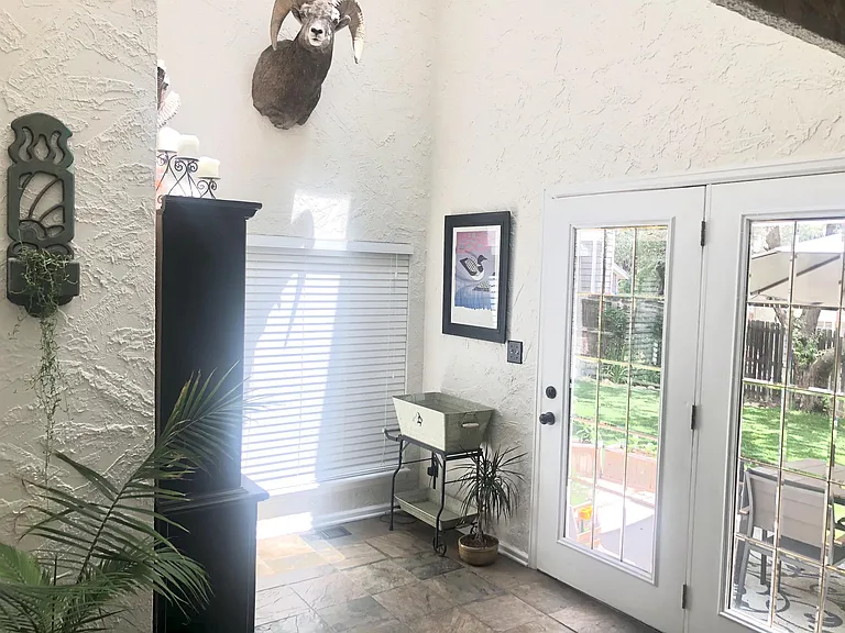 1258 N Deckers Pl — Photo 12