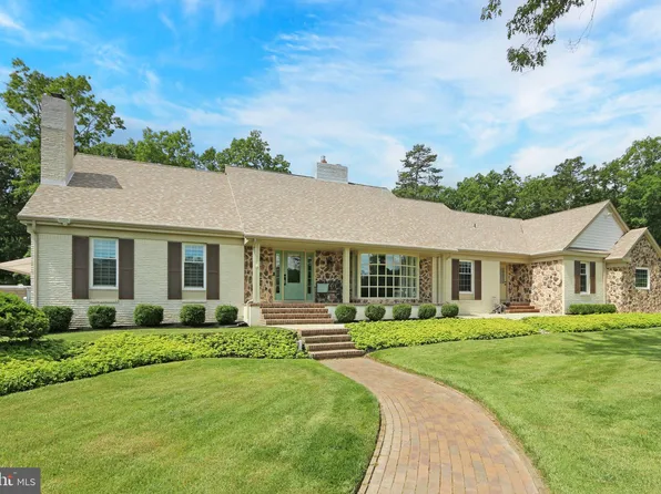 628 Lost Pine Way, Absecon, NJ 08205