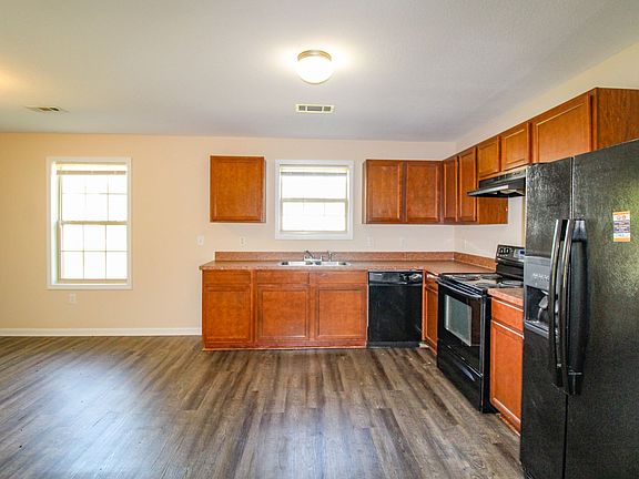 5th image of 134 McNabb Blvd