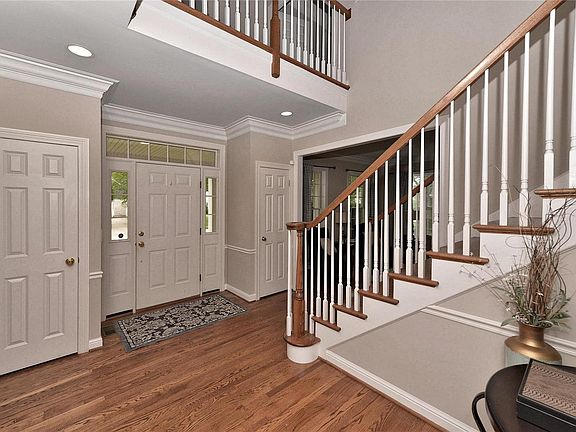 2nd image of 542 Claymont Place Dr