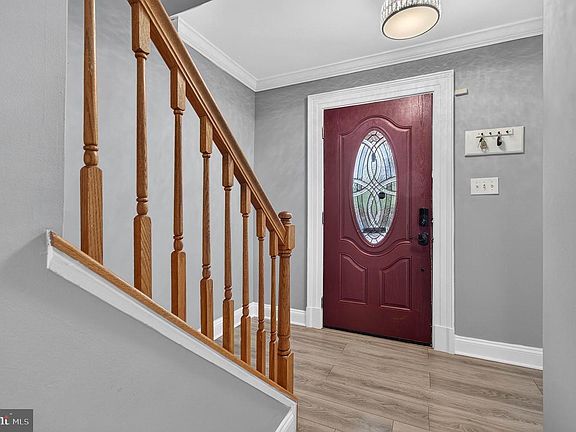 3rd image of 8209 Sunset Dr