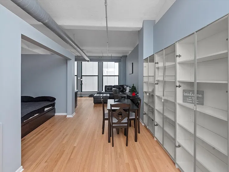 633 S Plymouth Ct #809 — Photo 3