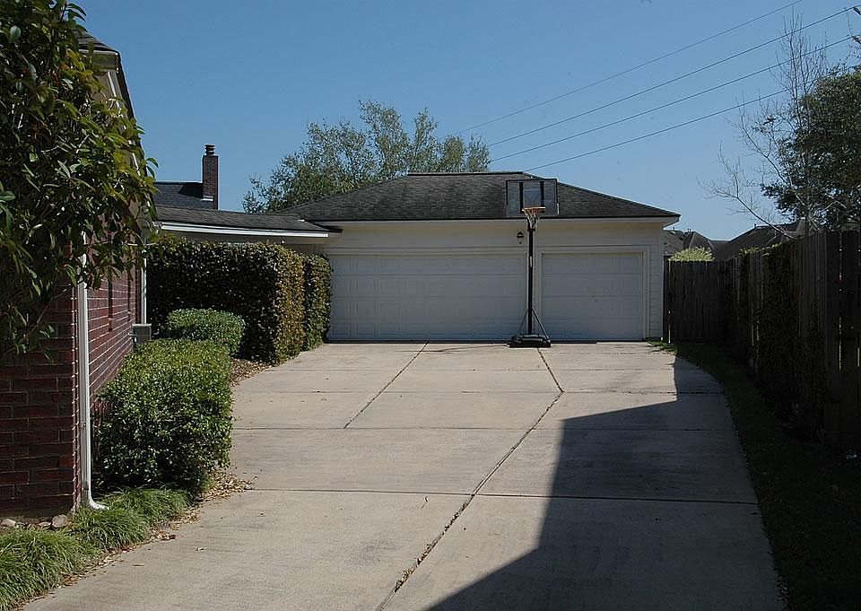 2nd image of 3603 Summer Hill Dr