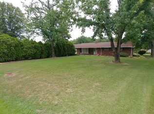 7932 Greenmeadow Rd, Du Quoin, IL 62832