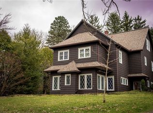 90 Stoneleigh Ct, Rochester, NY 14618