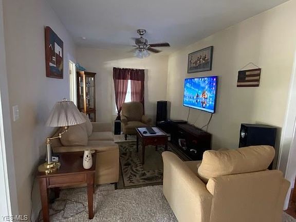 3rd image of 28601 Uxbridge Dr