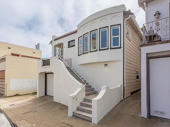3rd image of 25 Colonial Way