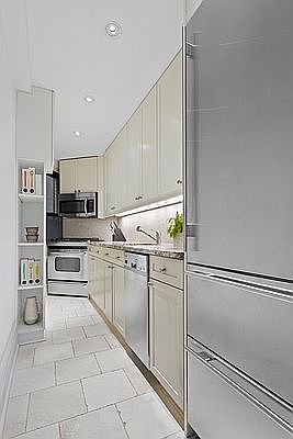 4th image of 865 1st Ave #4C