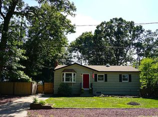 154 Prince Rd, Rocky Point, NY 11778