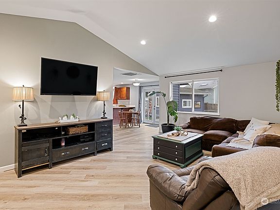 2nd image of 8020 74th Drive NE