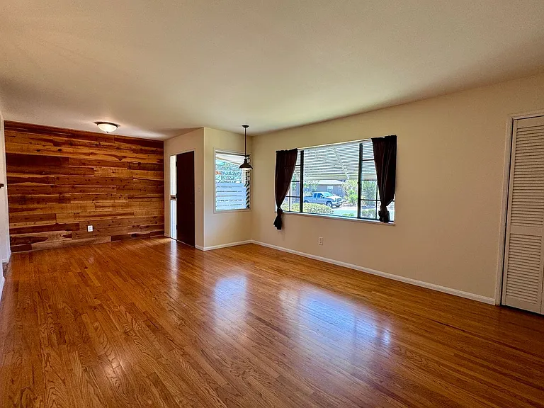 6279 Dixie Dr — Photo 18