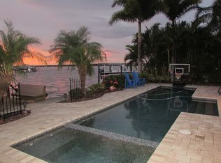 850 115th Ave, Treasure Island, FL 33706