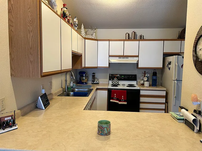 Adam's Court Apartments — Photo 22