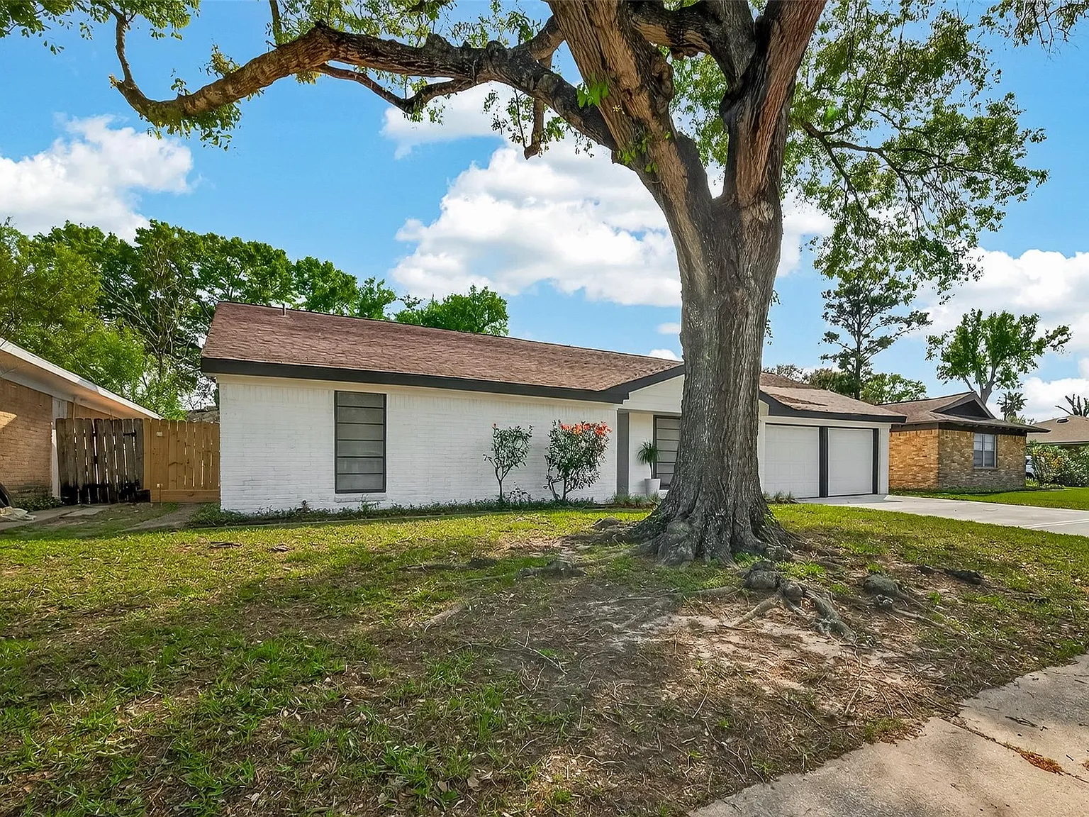 3 bed, 2.0 bath, 1648 sqft, $2,350 — Photo 2