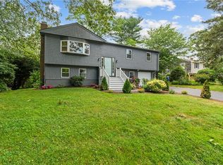 7 Antony Ave, Bristol, RI 02809