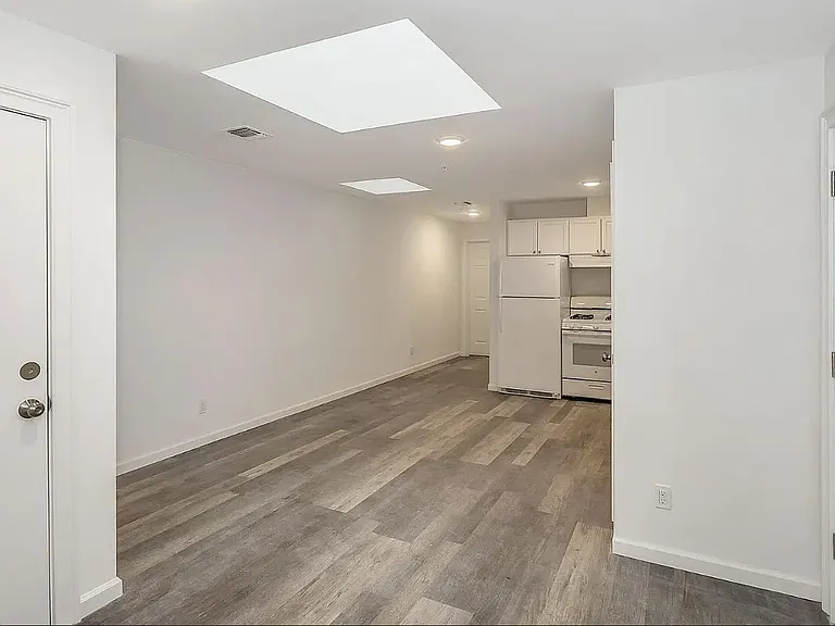 43-53 Mineola Ave #3 — Photo 3