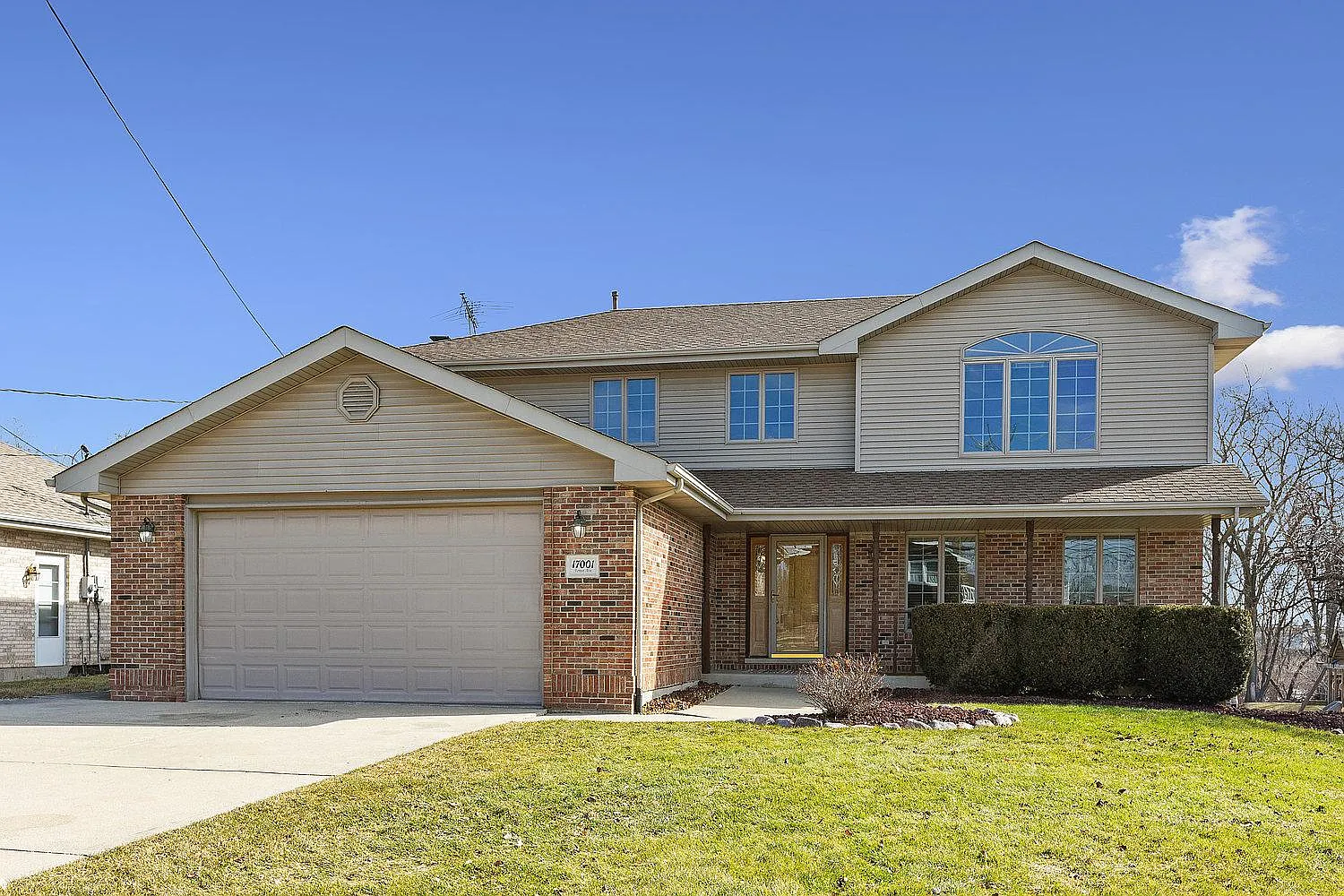 17001 Forest Ave photo 1