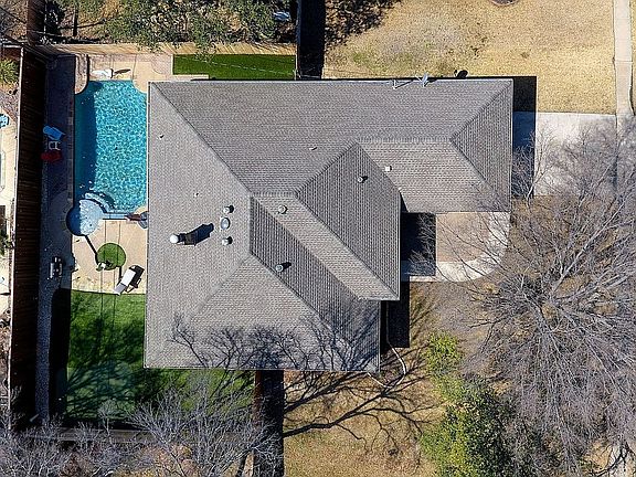 4th image of 329 Heneretta Dr