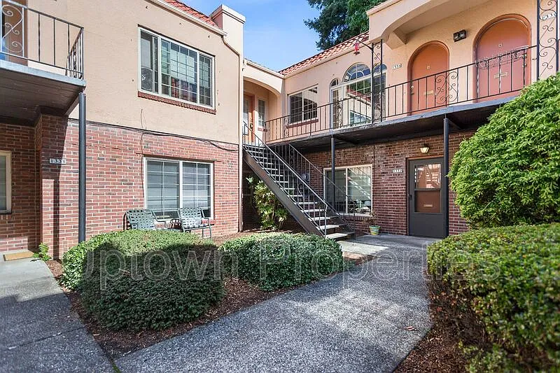 1 bed, 1.0 bath, 680 sqft, $1,395 — Photo 2