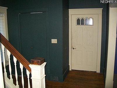 5th image of 807 Paige Ave NE