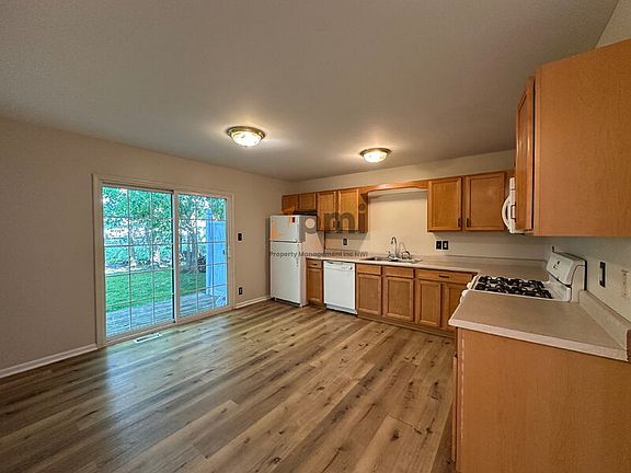 5th image of 678 Dearborn Rd Unit B
