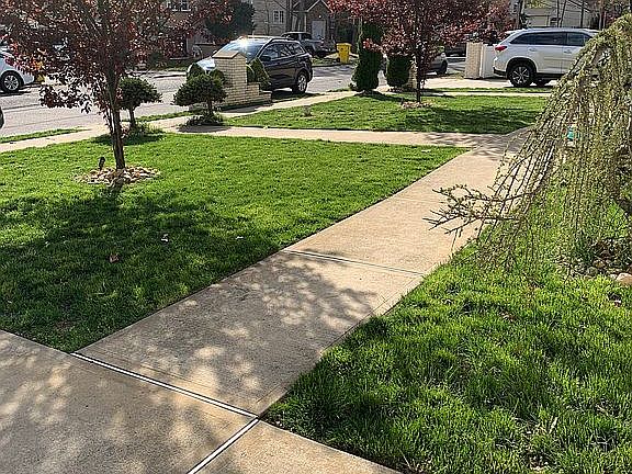 2nd image of 827 Woodland Dr
