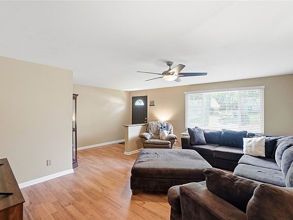 4th image of 115 Lodewood Dr