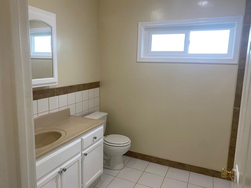 1st image of 333 E Warren Ln #5
