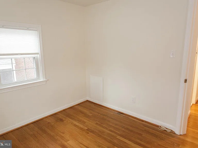 1419 N Longfellow St — Photo 12