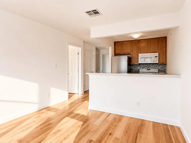 172 White Sands Way #B — Photo 3