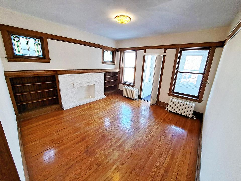 1st image of 4448 N Sacramento Ave #2