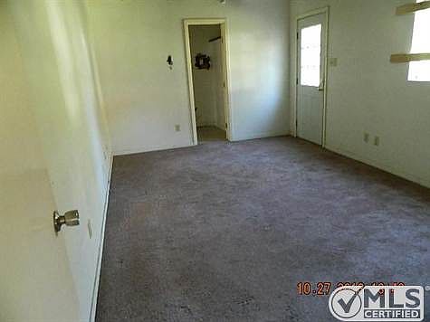 4th image of 1005 Commerce Dr