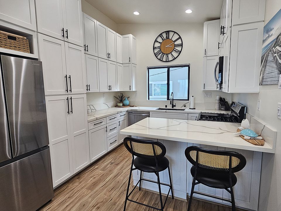 Peninsula with overhang bar seating