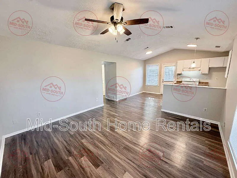 3 bed, 2.0 bath, 1083 sqft, $1,195 — Photo 4