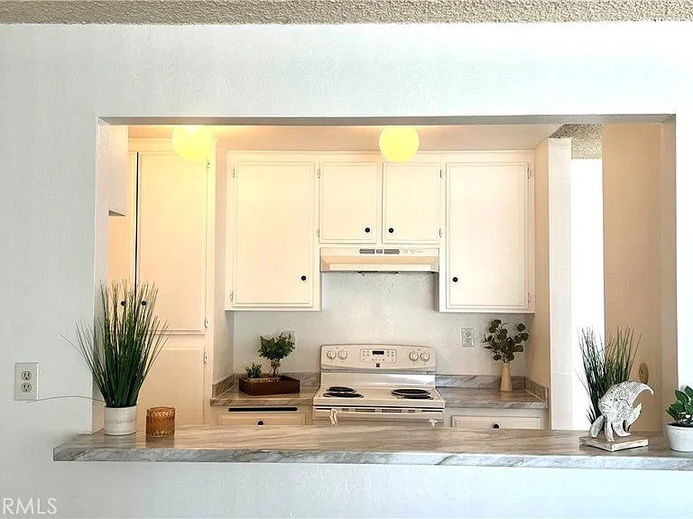 338 E Meats Ave — Photo 12