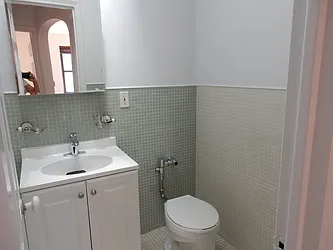 Rented by Aimee Grodanz, LREB