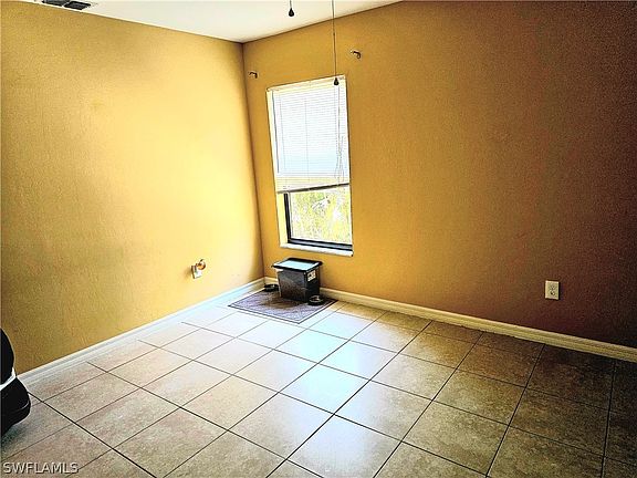 5th image of 4401-4403 SW 7th Pl