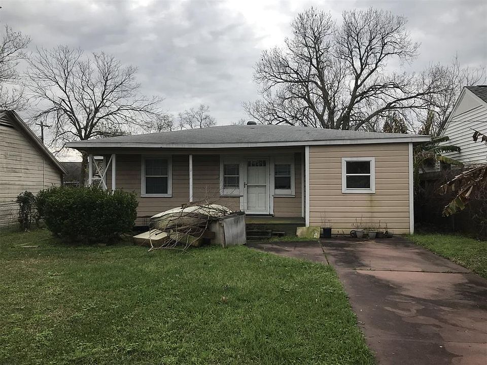 1st image of 45 18th Ave N
