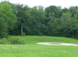 11 Wedgewood Dr, Monmouth, IL 61462