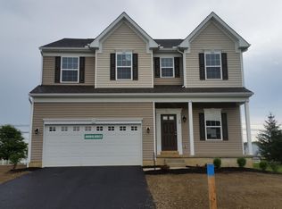 10 Hawthorne Dr SW, Ashville, OH 43103