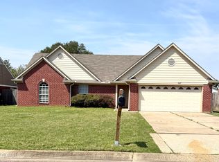 9067 Pimlico Dr, Southaven, MS 38671