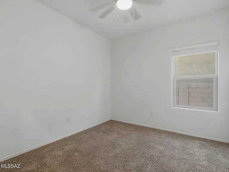 2557 E Calle Joya De Ventura — Photo 6