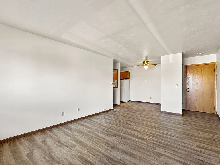 1143 W Carriage Dr #11 — Photo 16